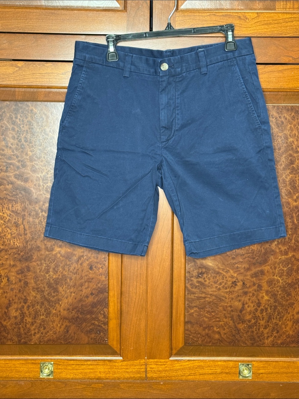 Vineyard Vines Men's Navy Flat-Front breaker 98% cotton Chino Shorts